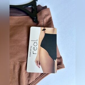 2 Seamless Shapewear Thong L NWT